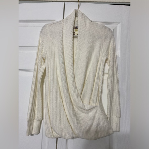 MAEVE By Anthropologie Ivory Wrap Front sweater size XS - Picture 1 of 6